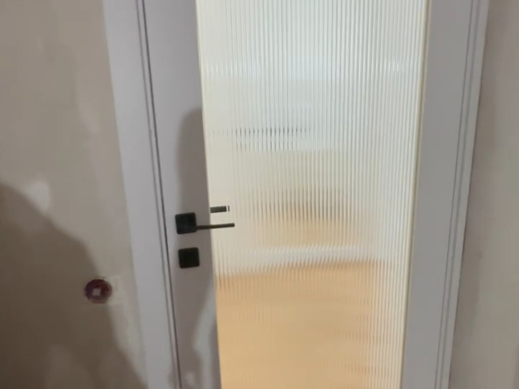 Монтаж межкомнатных дверей 